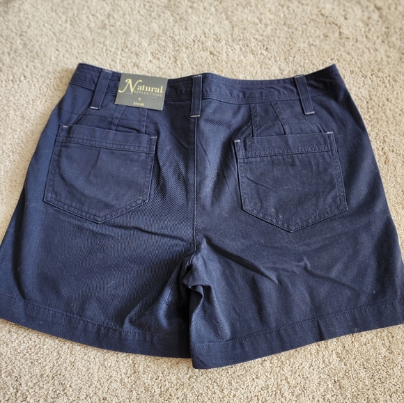 NWT Natural Reflections Navy Blue Shorts Ladies size 6 - Picture 2 of 7